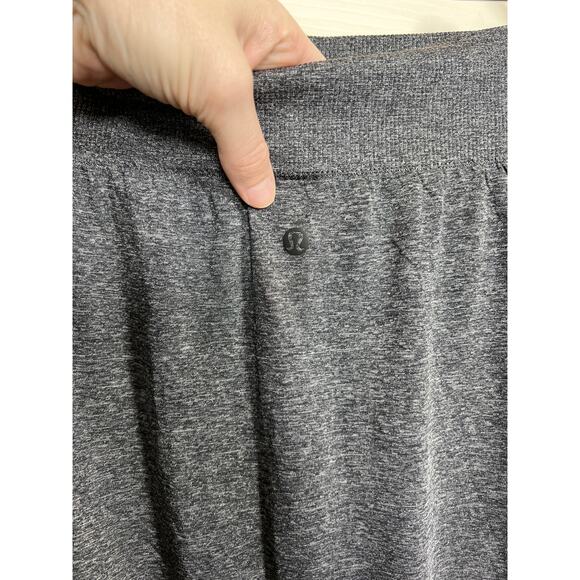 Lululemon Boulevard Bliss Short Skirt Heather Gray Stretch Travel Vacation Easy - Picture 5 of 7